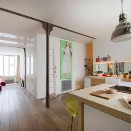 Two Bd Modern Loft Near Montmartre! דירה פריז