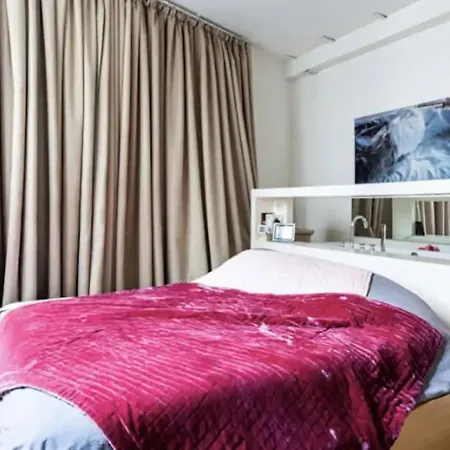 Appartement Two Bd Modern Loft Near Montmartre! Parijs