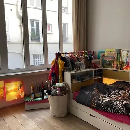 Two Bd Modern Loft Near Montmartre! Appartement Parijs